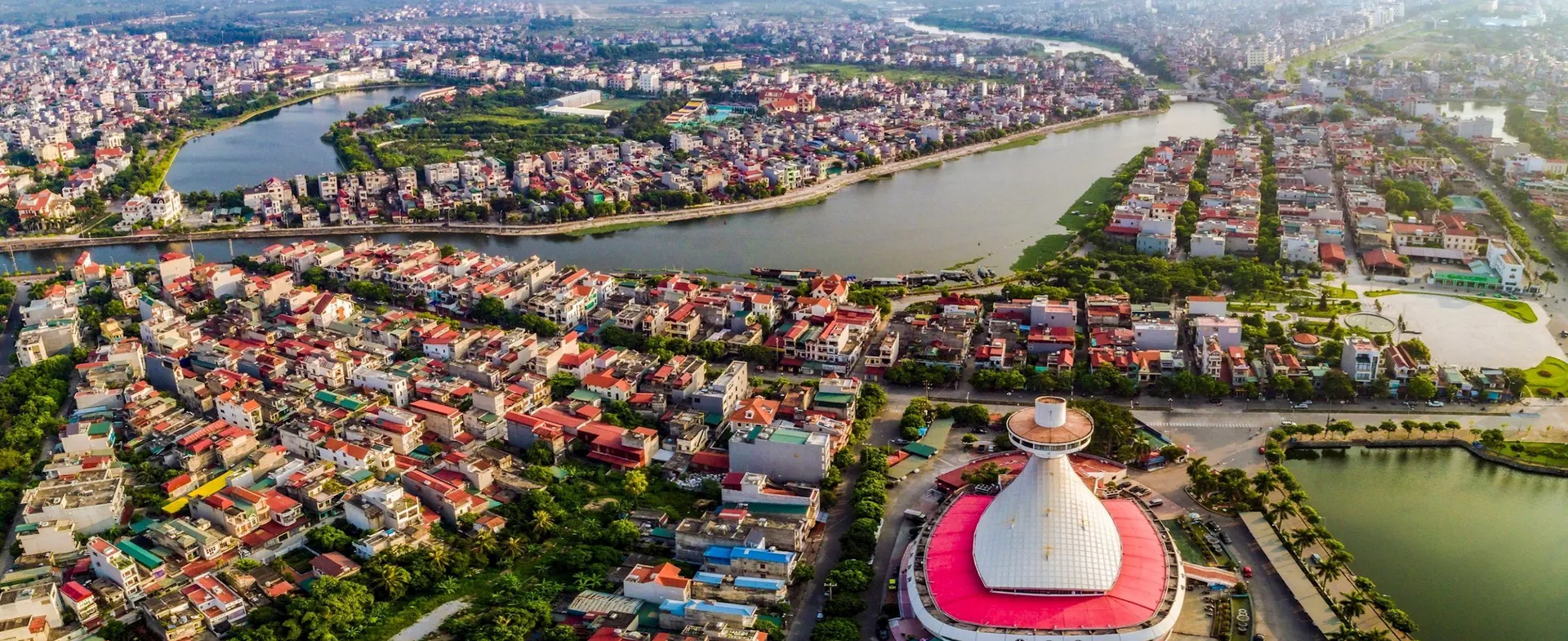 Toàn cảnh thành phố Hải Dương bên sông nhìn từ trên cao