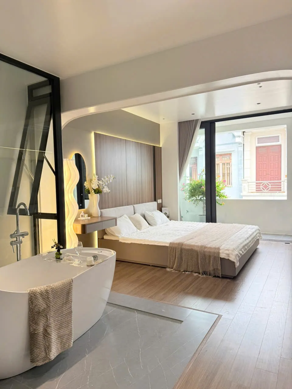 Số 16 Đặng Thai Mai, phường Lê Thanh Nghị, TP Hải Phòng.